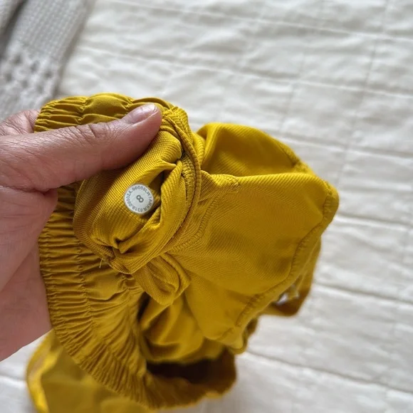 Lululemon Hotty Hot Low Rise Lined Short 2.5” - Picture 4 of 4